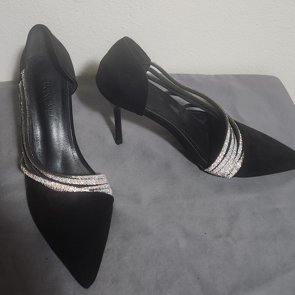 Chic Black Zujingmei Heels with Silver Detailing Size EU 38 US 7.5